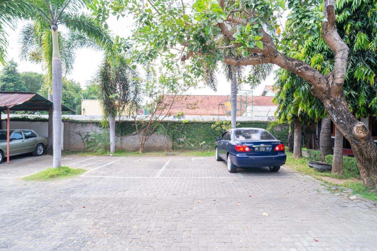 מלון Reddoorz @ Panglima Sudirman מדיון מראה חיצוני תמונה
